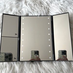 Travel Trifold LED mirror